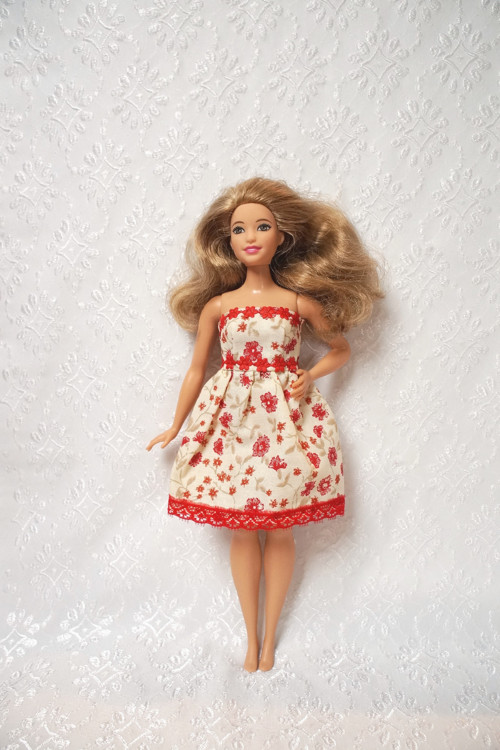 Šaty pro Barbie 2016 - curvy - baculku — foto 2
