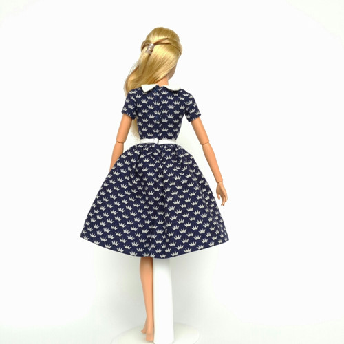 Retro šaty na Barbie — foto 3
