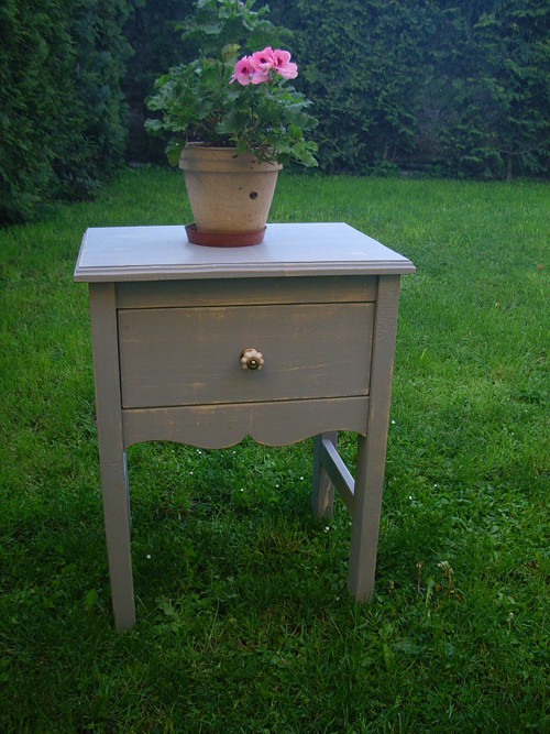 Noční stolek — foto 3
