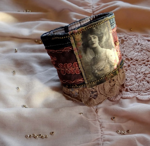 MESDAMES PARISIENS - džínový boho náramek — foto 3
