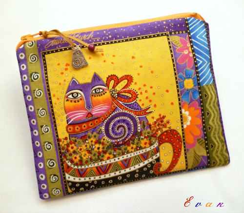 Kočka Tinda - taštička desing Laurel Burch — foto 3