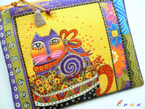 Kočka Tinda - taštička desing Laurel Burch — foto 4