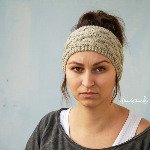 Béžovo-šedý cop.. (čelenka) — foto 4