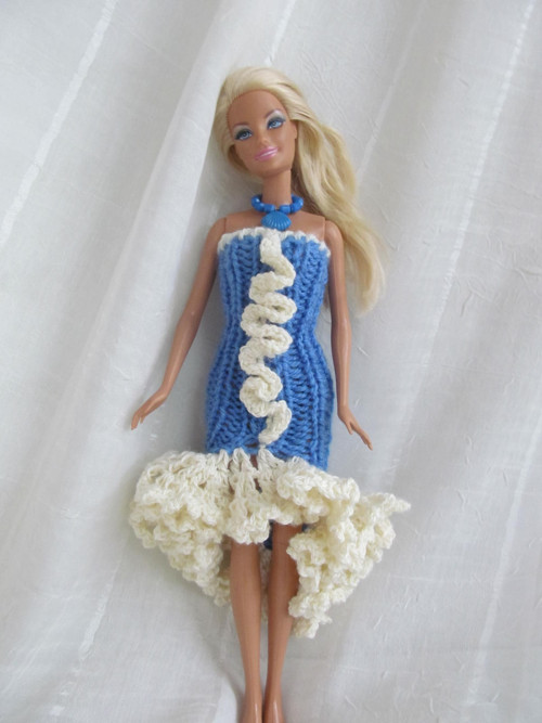 Volánkové modré šaty pro Barbie — foto 2