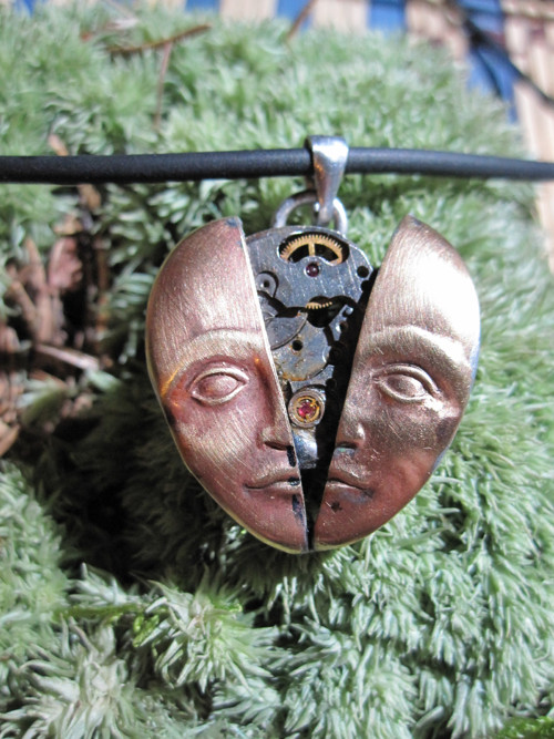 Mechanical Mind - Steampunk tvář, cínovaný šperk — foto 3