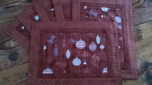 Vánoční prostírání "Vánoční ozdoby - čokoládové" — foto 3
