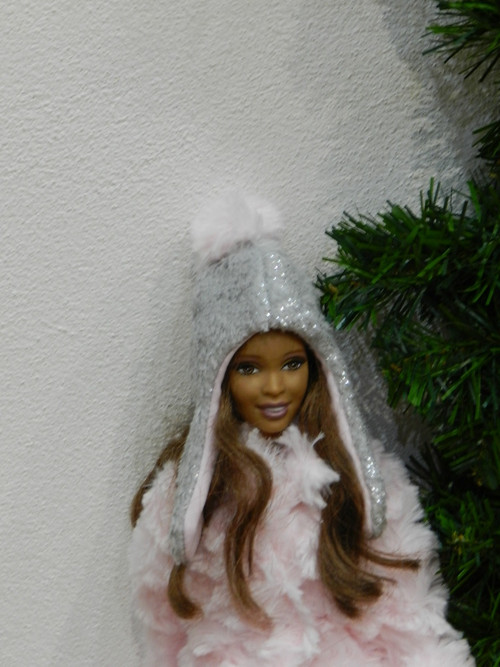 Čepička pro Barbie — foto 2