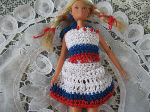 Šatičky na Barbie Národní barvy. — foto 4