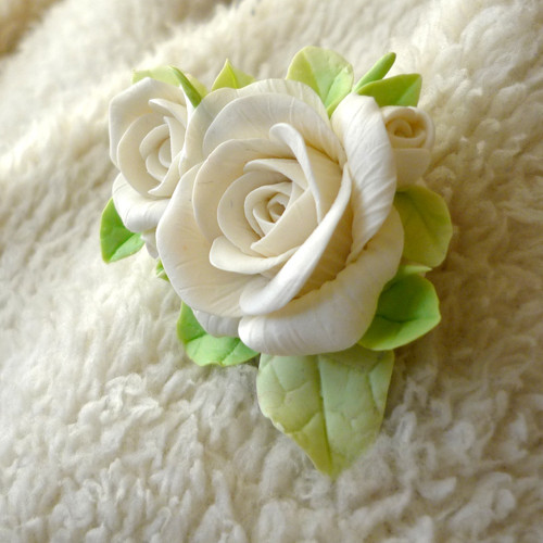 White roses – multifunkční brož — foto 4