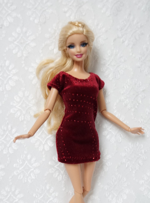 Sametové šaty na večírek — foto 4
