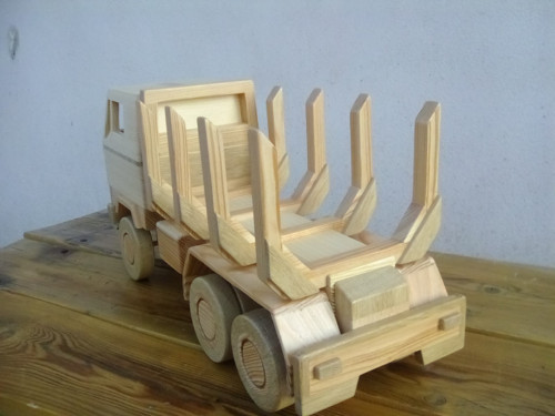 Dřevěné auto — foto 3