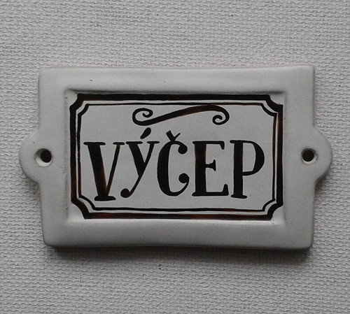 Výčep aneb... ještě jsme tady (keramická cedulka) — foto 2