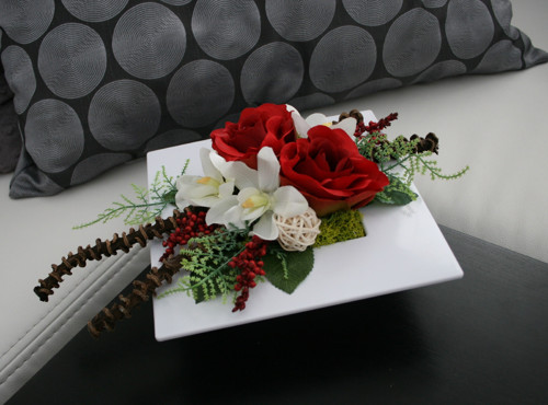 Ikebana s růžemi a orchidejemi — foto 2