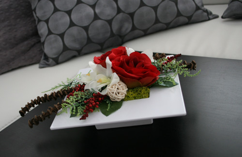 Ikebana s růžemi a orchidejemi — foto 3