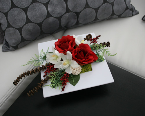 Ikebana s růžemi a orchidejemi — foto 4