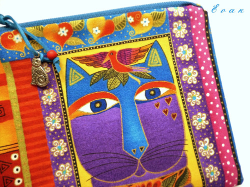 Kočka Nela - taštička desing Laurel Burch — foto 3