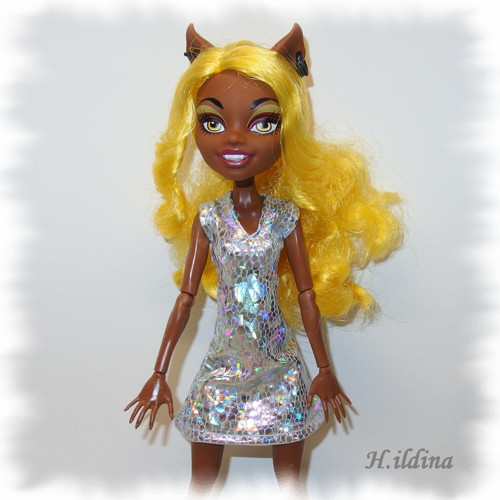 Stříbrné šatičky „AUGUSTA" pro MONSTER HIGH — foto 2