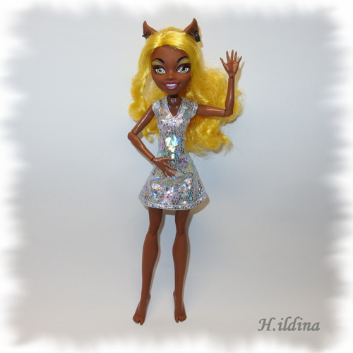 Stříbrné šatičky „AUGUSTA" pro MONSTER HIGH — foto 4