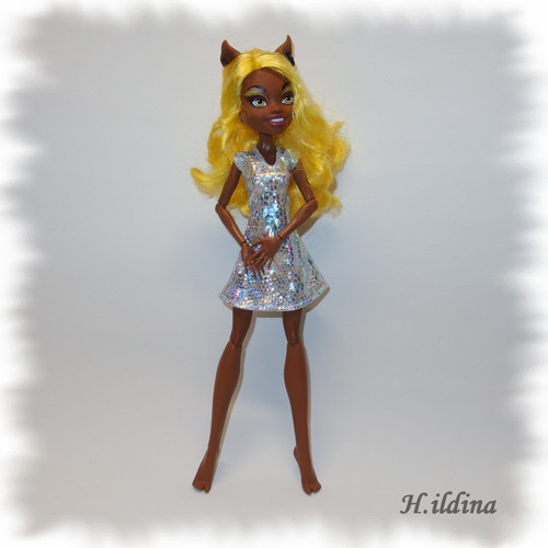 Stříbrné šatičky „AUGUSTKA" pro MONSTER HIGH — foto 3