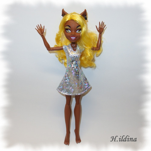 Stříbrné šatičky „AUGUSTKA" pro MONSTER HIGH — foto 4