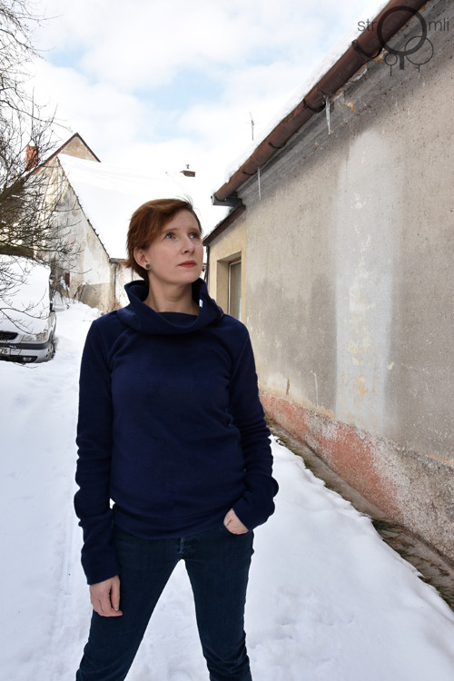 Modrá fleecová mikina s knoflíčky, vel. M — foto 2