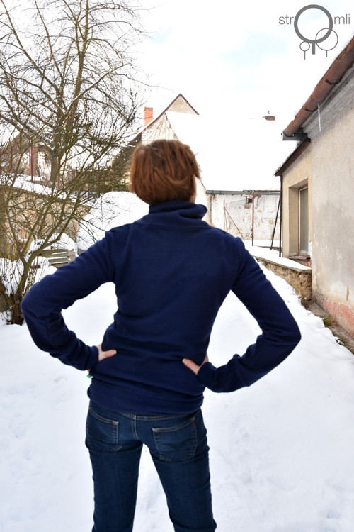 Modrá fleecová mikina s knoflíčky, vel. M — foto 3