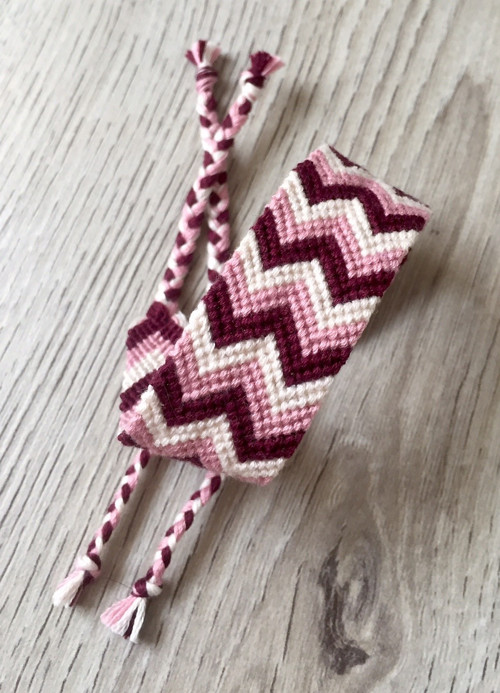 Vínový ombré chevron — foto 3