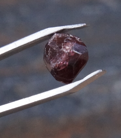 Přírodní krystal - granát D7703 — foto 2
