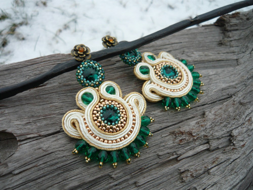 Soutache náušnice LUXURY Ivory&Gold&Emerald — foto 3