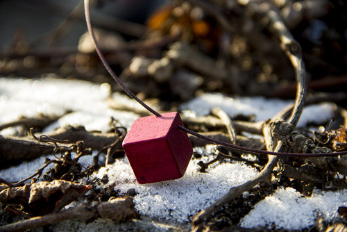 Dřevěný náhrdelník 1Krychle — foto 3