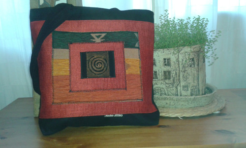 VELKÁ TAŠKA- Geometrická červená — foto 2
