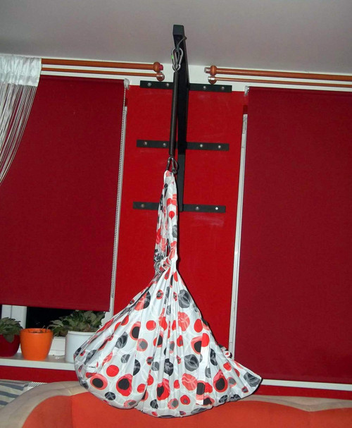 Nástěnný závěs na hacku — foto 2