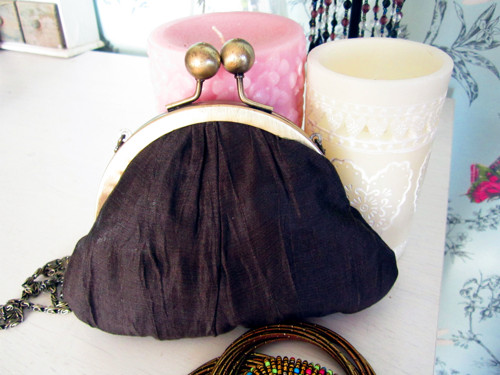Kabelečka rámová chocolate — foto 3
