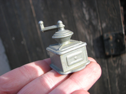 Kafemlýnek...kovová miniatura — foto 2