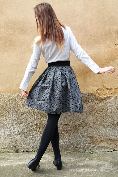 Černá Elegantní S Bílým Potiskem — foto 2