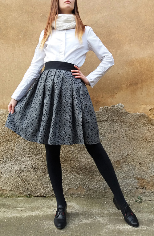 Černá Elegantní S Bílým Potiskem — foto 3