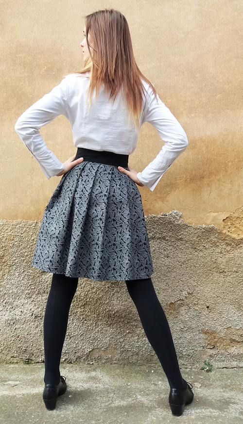 Černá Elegantní S Bílým Potiskem — foto 5
