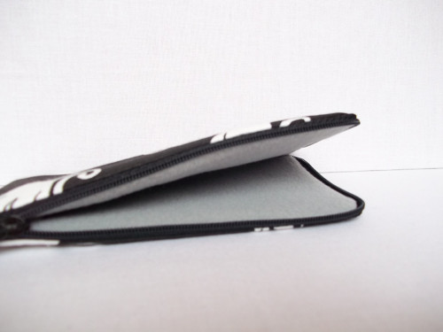 Obal na mobil - bílí kočky (15 cm) — foto 2