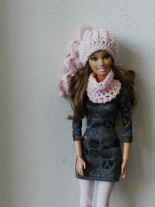 Čepička pro Barbie — foto 2