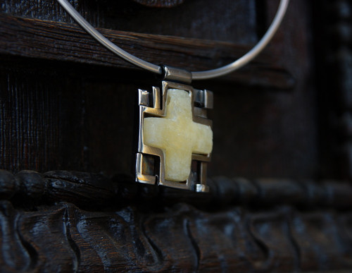 Nerezový náhrdelník..." Yellow cross — foto 3