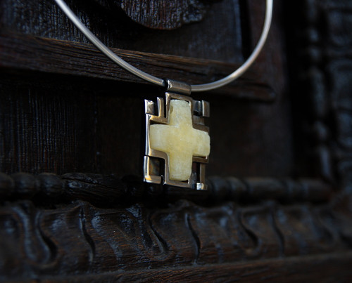 Nerezový náhrdelník..." Yellow cross — foto 4