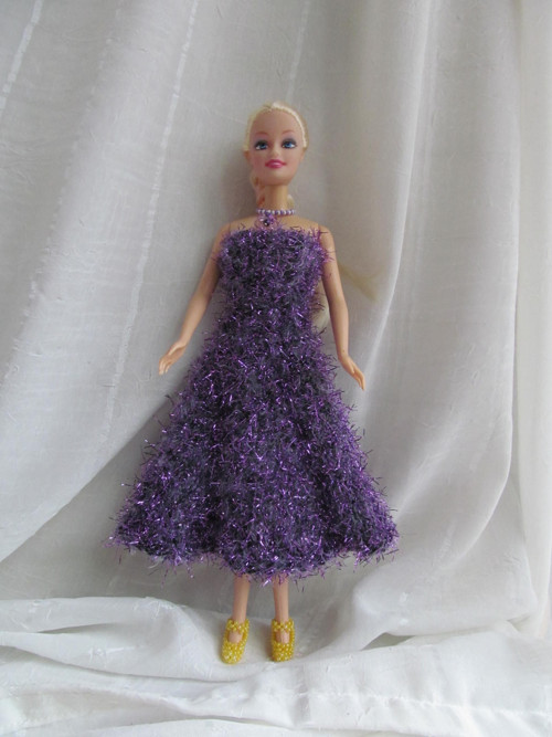 Šaty fialové pro Barbie — foto 4