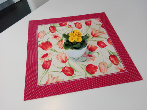 Červený tulipán 57 x 57 — foto 2