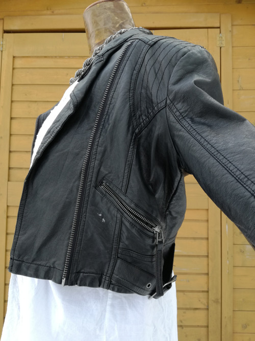 Tvrďák sexy křivák — foto 6