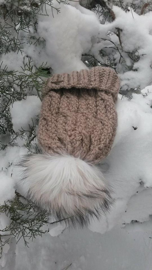 Čepice s kožešinovou bambulí — foto 4