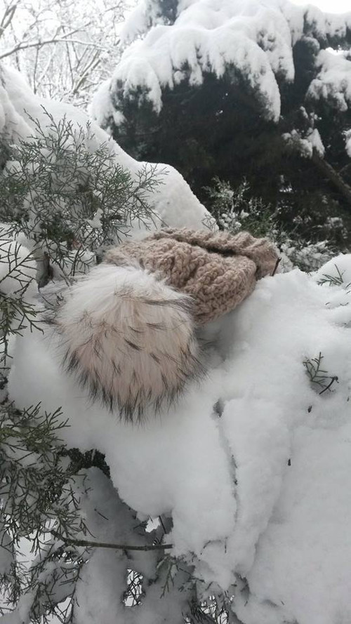 Čepice s kožešinovou bambulí — foto 5