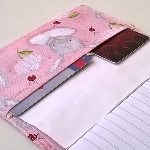 Bunny love - obal na formát A6 s kapsičkami — foto 2