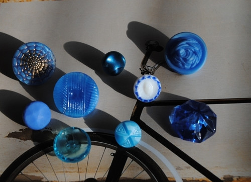 Skleněné knoflíky modré 9 ks — foto 2