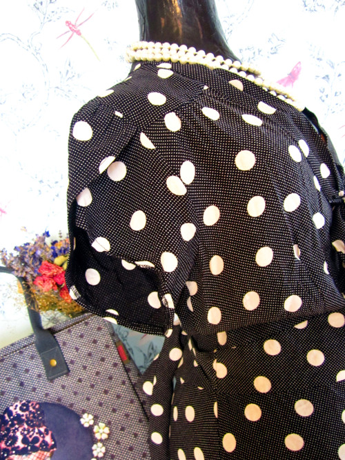 Šaty dots s mašlí — foto 3