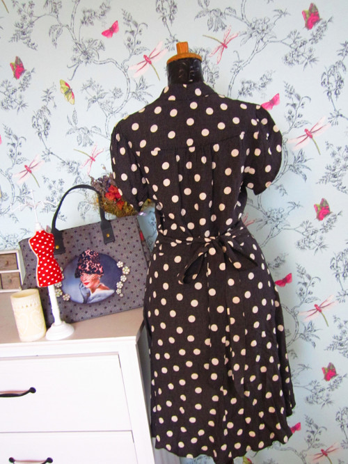 Šaty dots s mašlí — foto 5